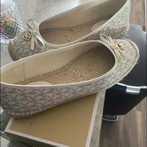 MK cream color flats